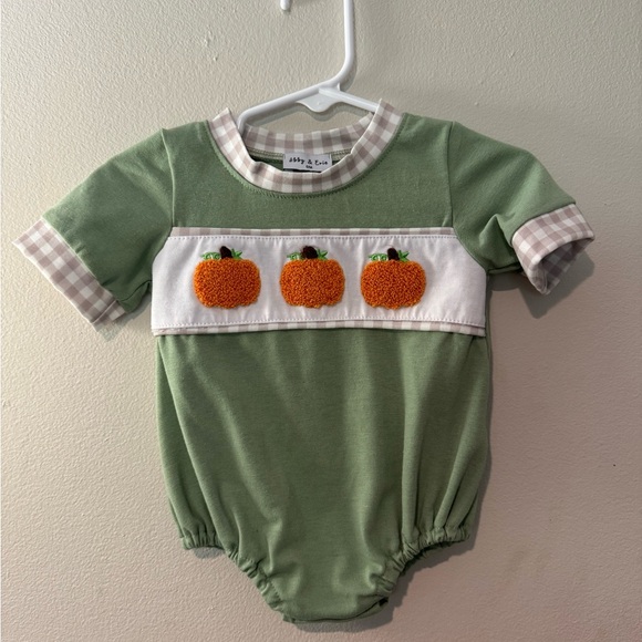 Green Baby Romper with French Knot Pumpkin Design - Picture 1 of 2